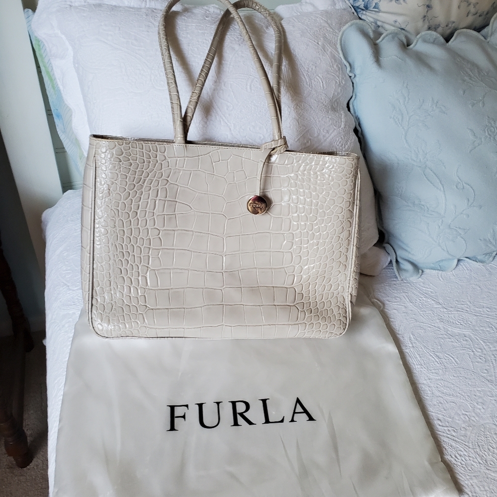 Furla Light Taupe/ Ecru Leather Croc Embossed Sholder Bag /Tote Bag with Dustbag - Picture 2 of 15